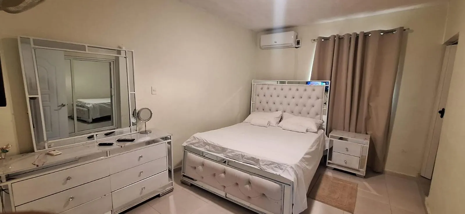 Sandra House Santo Domingo 0*,